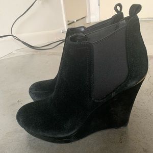 Jessica Simpson Corbyn Suede Booties